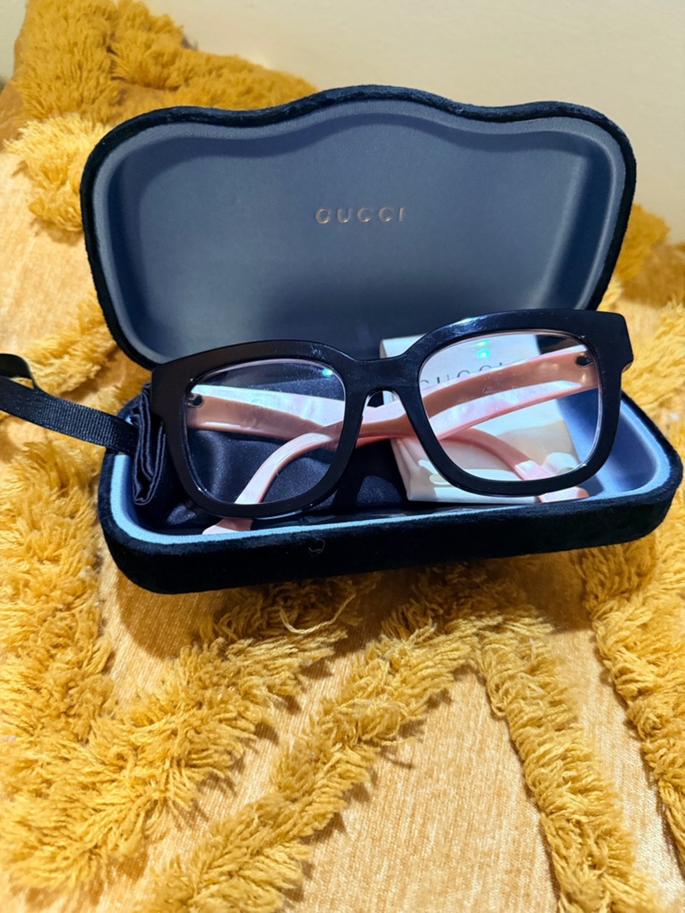 Gucci Mother of Pearl PinkFrames. - Picture 4 of 4